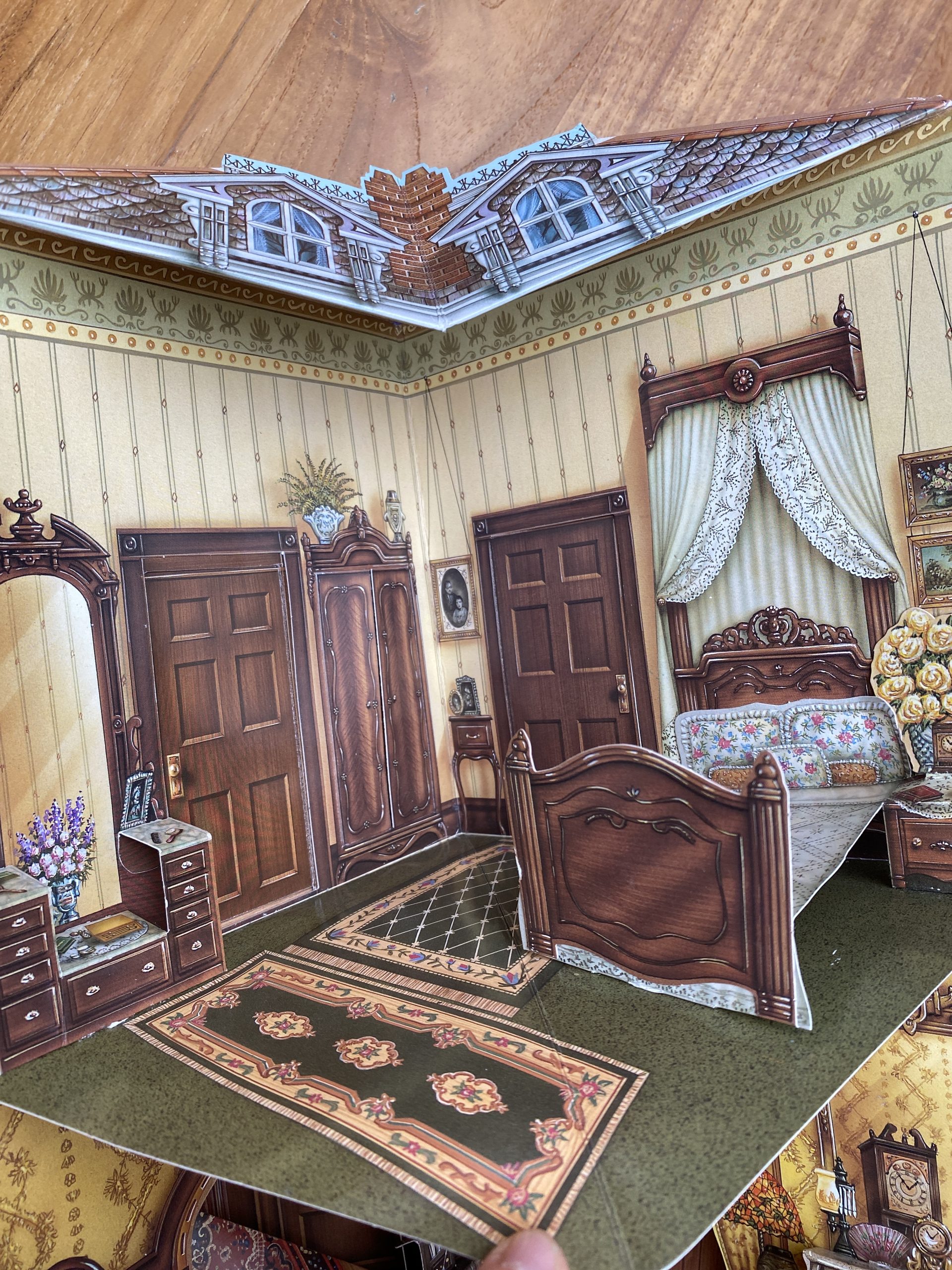 A Three-dimensional Victorian Dolls House - Image 3