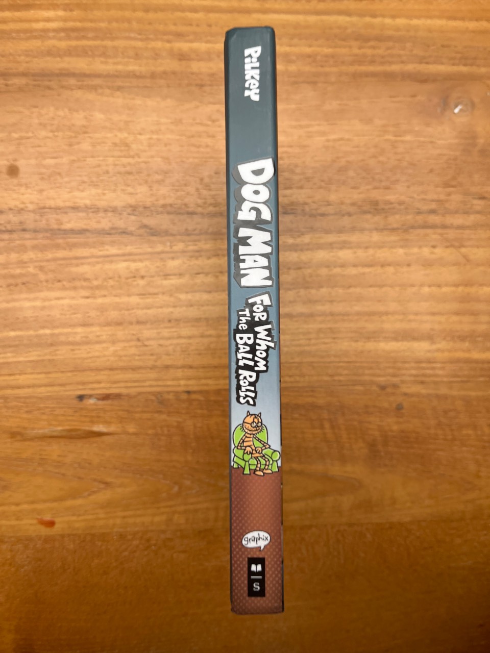 Dog Man: for Whom the Ball Rolls: a Graphic Novel (Dog Man #7): from the Creator of Captain Underpants - Image 3
