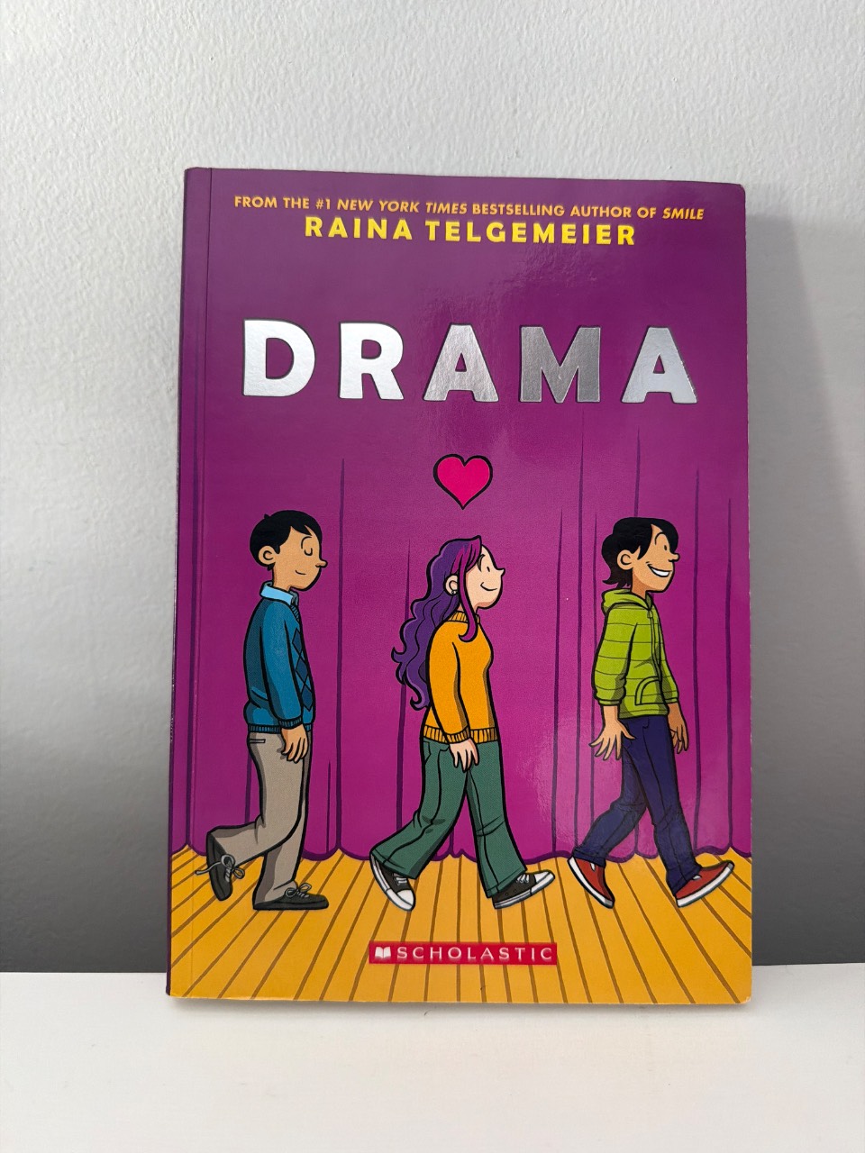 Drama: a Graphic Novel
